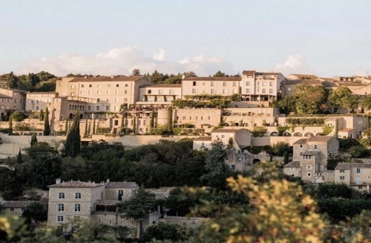 Француско село „заробено во минатото“ прогласено за најубаво на светот