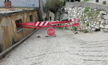 Забрана за движење во околина на оштетен потпорен ѕид во Велес