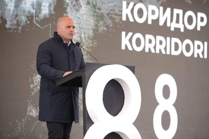 Ковачевски: Коридорот 8 е камен-темелник и на нови инвестиции