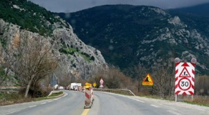 Прекин на сообраќајот на делница од автопатот Скопје – Велес