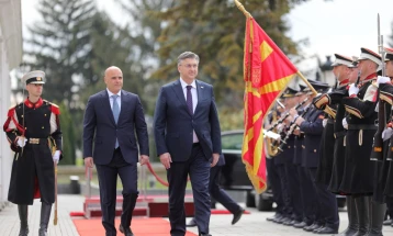 PM Kovachevski welcomes Croatian counterpart Plenković with highest state and military honors