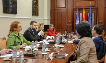 Министерот за правда Лога оствари средба во Собрание со координаторите на пратеничките групи