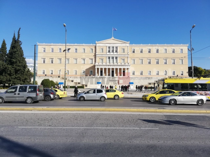 Грчкиот парламент го изгласа амандманот за блокада на учеството на изборите на партијата на поранешниот пратеник од Златна зора