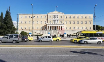 Грчкиот парламент го изгласа амандманот за блокада на учеството на изборите на партијата на поранешниот пратеник од Златна зора