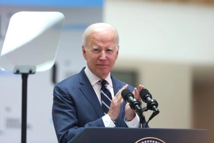 Biden lands in Dublin ahead of historic trip to ancestral homelands