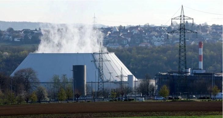 German governing parties celebrate country's exit from nuclear power