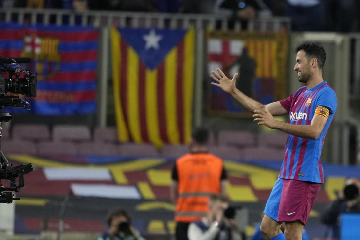 Бускетс би можел да остане во Барселона доколку Меси се врати