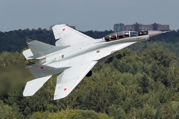 Në Ukrainë kanë arritur aeroplanët sllovakë MiG-29