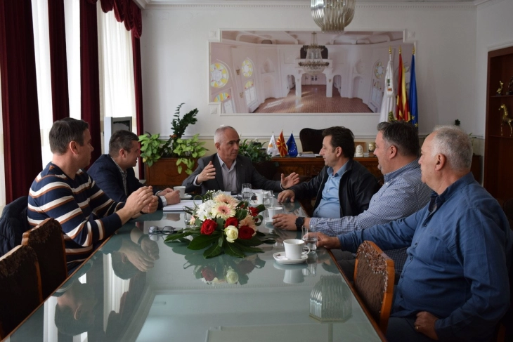 Претседателот на ФФМ оствари средба со битолскиот градоначалник