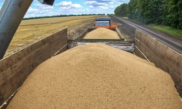 Постигнат договор за обнова на транзитот на украинско жито преку Полска