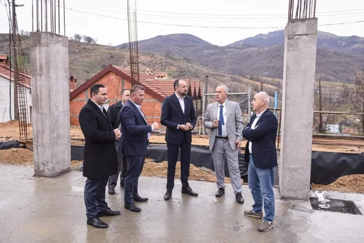 Ndërtohet sallë e re sportive në shkollën në Jabollçishte të Epërme
