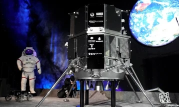 „Испејс“ не успеа да го спушти своето прво вселенско летало на Месечината