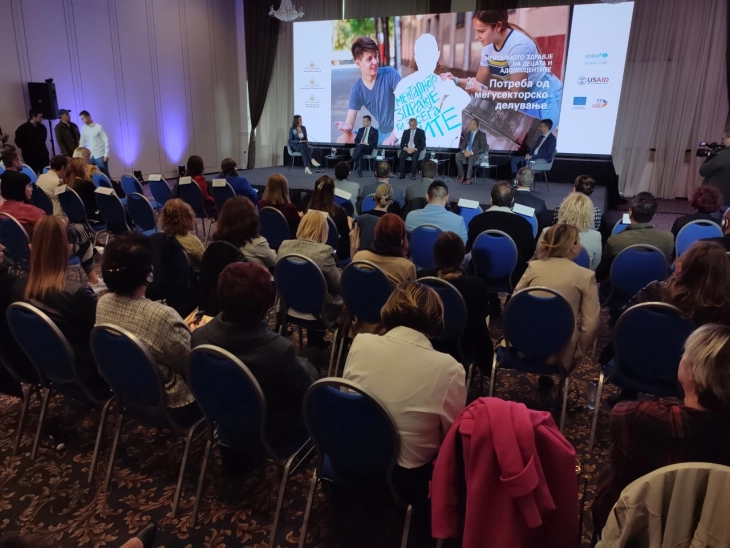Konferenca: Çrregullimi i shëndetit mendor është një epidemi 'e heshtur' pas pandemisë të Kovid-it, veçanërisht për fëmijët dhe të rinjtë
