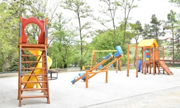 Ново детско игралиште во градскиот парк во Кавадарци 