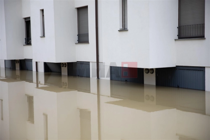 Најмалку две жртви во поплавите во Италија, едно лице исчезнато