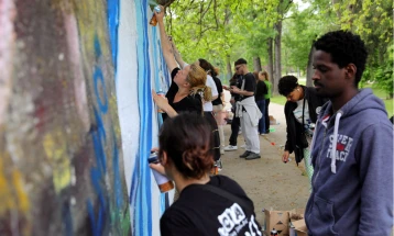 „Оставете не во мир“ - мурал на млади уметници од Франција, Германија и Северна Македонија во Градскиот парк