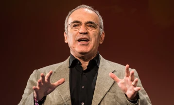 Kasparov: Për sulmin me dron mbi Kremlinin përgjegjëse është Ukraina, por ajo ka të drejtë për këtë