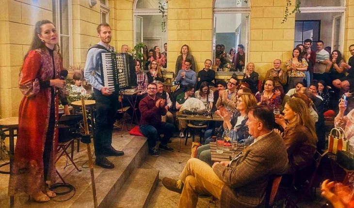 Чествување на Денот на македонскиот јазик на универзитетот ЕЛТЕ во Будимпешта