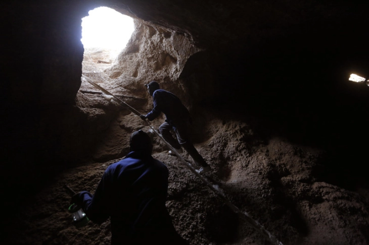 Report: 27 people killed in fire in mine in Peru