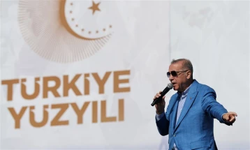 Në tubimin parazgjedhor, Erdogani e quajti opozitën 