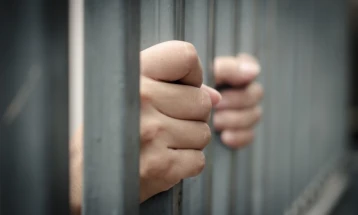 Триесетдневен притвор за разбојникот што ограби обложувалница во Градец