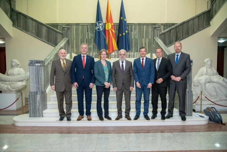 Speaker Xhaferi meets with delegation from Austrian Parliament’s Group for Cooperation