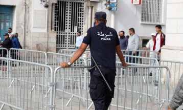 Në incidentin e armatosur në Tunizi e humbën jetën pesë persona