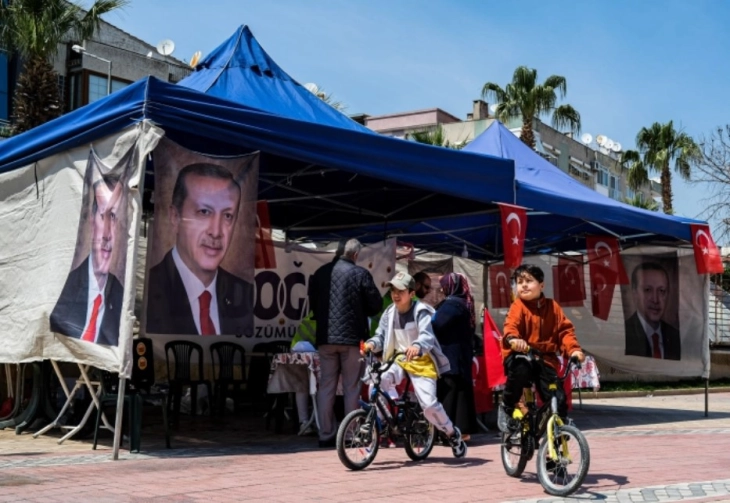 Erdoğan promises peaceful transition if he loses Sunday's vote