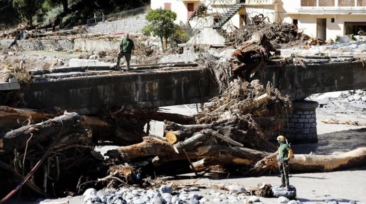 Heavy rains and flooding in Italy cause 900 to be evacuated