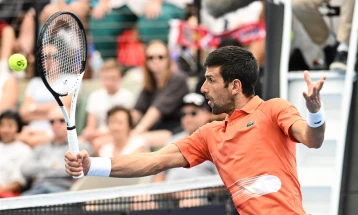Norrie hits Djokovic with smash but is well beaten in Rome