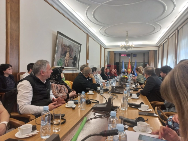 Интерпартиската парламентарна група одржа средба со граѓански здруженија во рамки на Меѓународниот ден против хомофобија и трансфобија