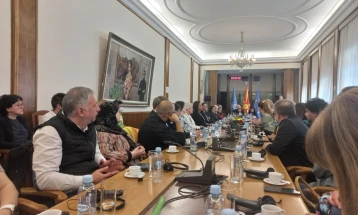Grupi Parlamentar Ndërpartiak mbajti takim me shoqatat e qytetarëve në kuadër të Ditës Ndërkombëtare Kundër Homofobisë dhe Transfobisë
