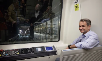 Мицотакис во првото пробно возење на метрото во Солун