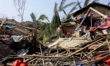 Најмалку 54 загинати во силниот циклон во Мјанмар