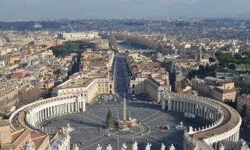 Një burrë është futur me automjet në Pallatin e Apostolit në Vatikan