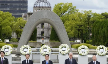 G7 leaders commemorate Hiroshima atom bomb victims