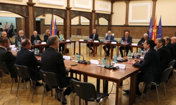 Filloi takimi i Kovaçevskit me liderët e koalicionit qeveritar