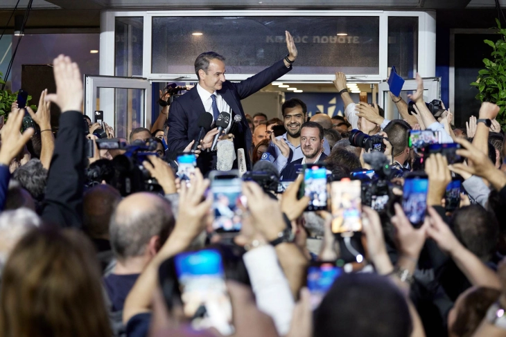 Mitsotakis' conservatives secure landslide in Greek elections