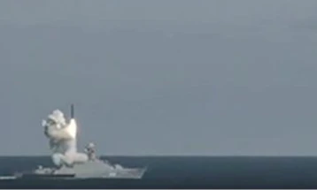 Иран претстави нова моќна балистичка ракета „Калибр“ со досег од 2.000 километри и боева глава тешка 1,5 тон