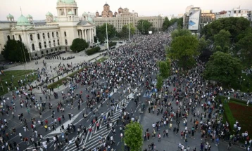 Стравот на Вучиќ од протестите на граѓаните кои не ги води опозицијата