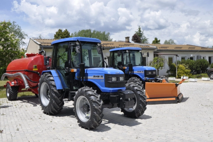 Две возила со опрема за охридските јавни претпријатија