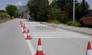 Во Велес поставени  вибрациони ленти за безбедност во сообраќајот