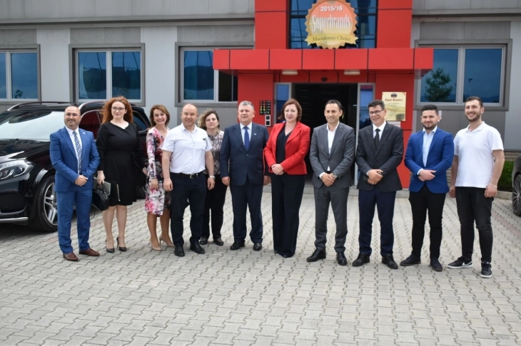 Drejtoria e doganave: Certifikatë për operatorin e autorizuar ekonomik Dauti Komerc SHA Shkup