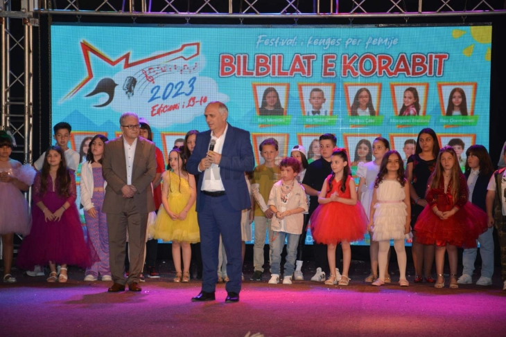 Во Дебар одржан детскиот фестивал „Биљбиљат е Корабит 2023“