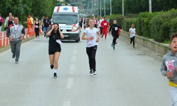 Кумановци трчаа на хуманитарната трка за девојчињата Ана и Теодосија
