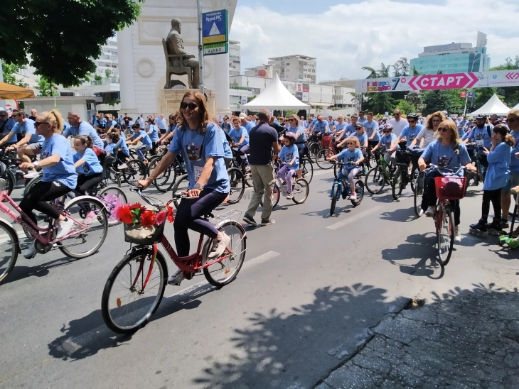 Промоција на здрав живот со ревијалната трка „Вози право, вози здраво“ во Скопје