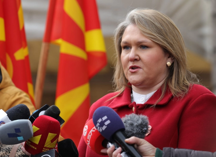 Petrovska: Dhuna nuk çon askund, besoj se dialogu mes Kosovës dhe Serbisë do të vazhdojë