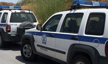 Уапсени пет полицајци во Грција под сомнение дека помагале нелегален влез на мигранти во земјата