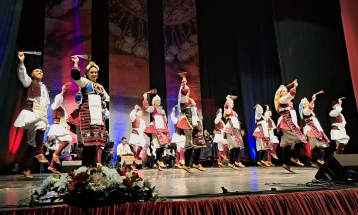 Во Тетово гостуваше Националниот ансамбл за народни песни и игри „Танец“