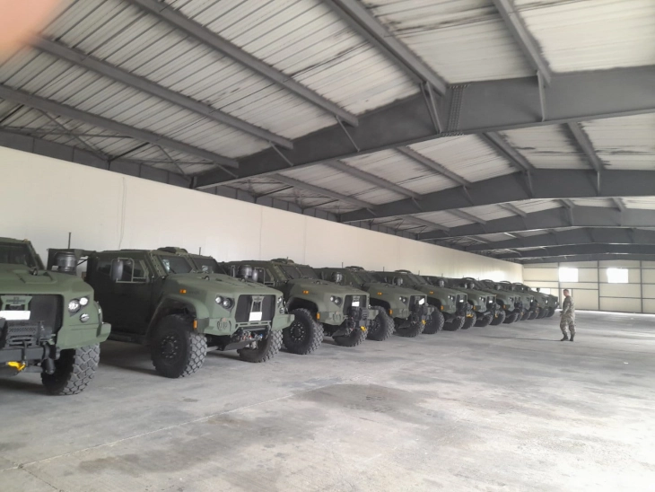 Пристигна воен конвој со нови лесни оклопни возила JLTV за Армијата